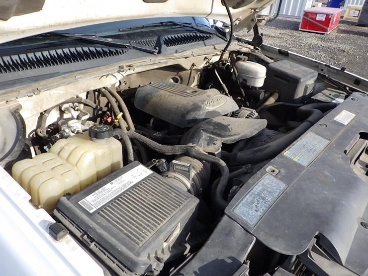 2005-chevrolet-3500-image-14