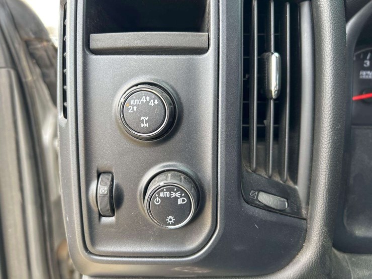 2018-chevrolet-silverado-1500-image-15