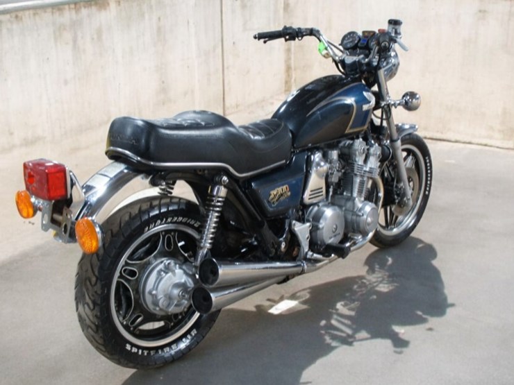1982-honda-cb900c-custom-motorcycle-image-3