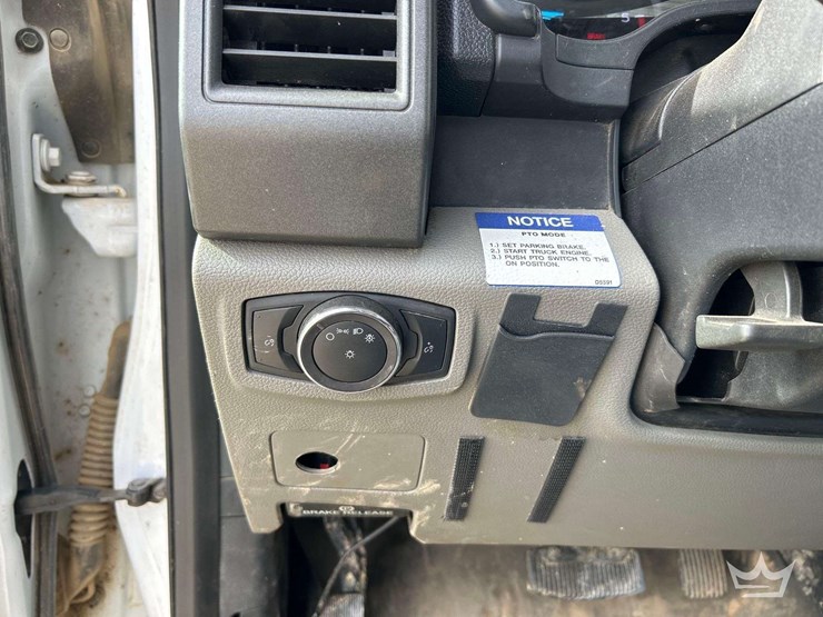 2019-ford-f550-image-16