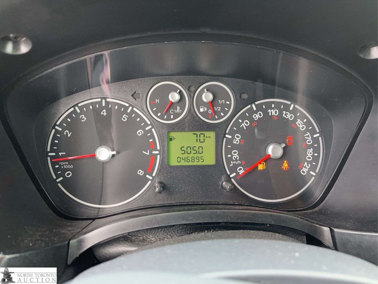 2011-ford-transit-connect-image-12