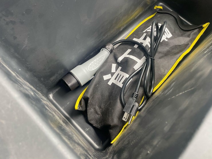 2026-agt-industrial-electric-golf-cart-w/-fully-intelligent-controller,-60v-battery-charger...-image-17