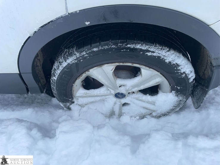 2016-ford-escape-image-19