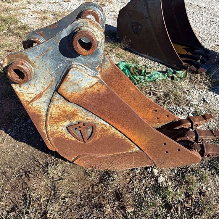 Paladin 12in Digging Tooth Bucket Excavator Attachment