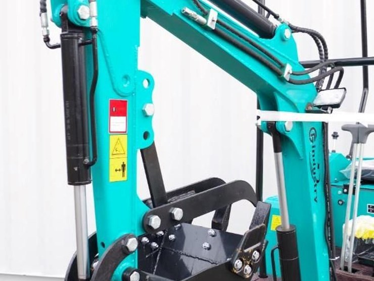 2025-cfg-industrial-h15r-mini-excavator-w/-pilot-system,-gasoline-engine,-unused-image-5