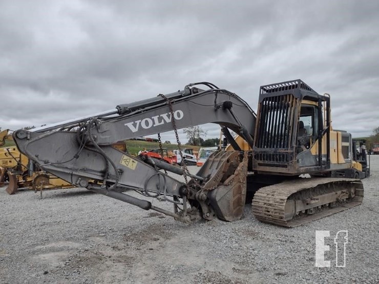 2015-volvo-ec220e-lr-image-57