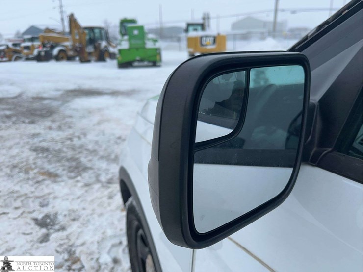 2014-ford-explorer-police-interceptor-image-37