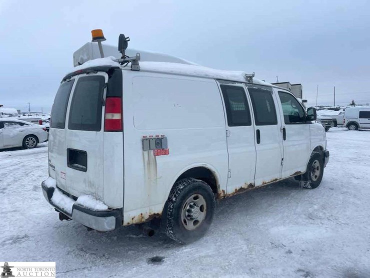 2011-chevrolet-express-g3500-image-4