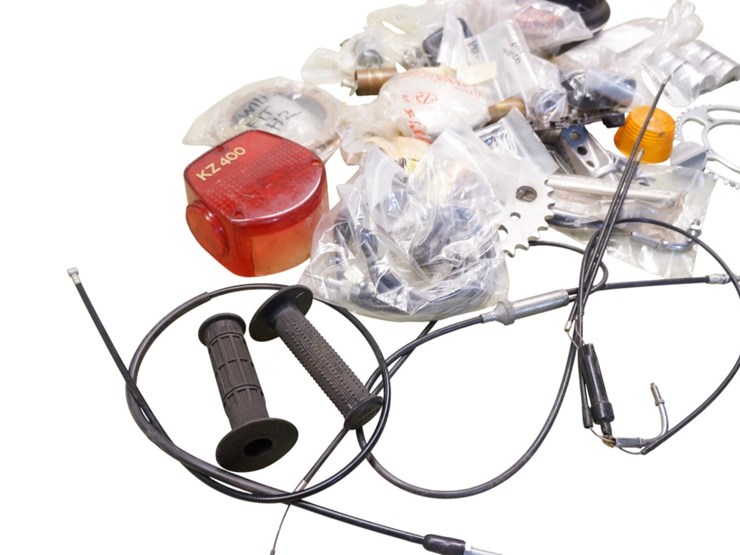 kawasaki-miscellaneous-parts-lot-image-4