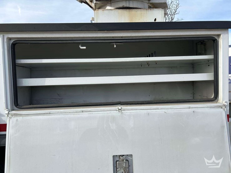 2007-international-derrick-digger-truck-image-24