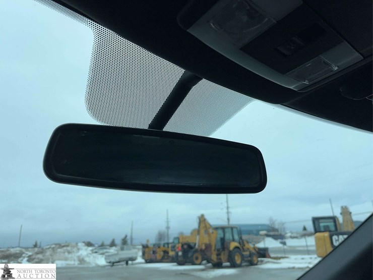 2019-ford-explorer-image-26