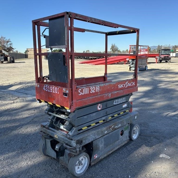 2013 SKYJACK SJIII3219