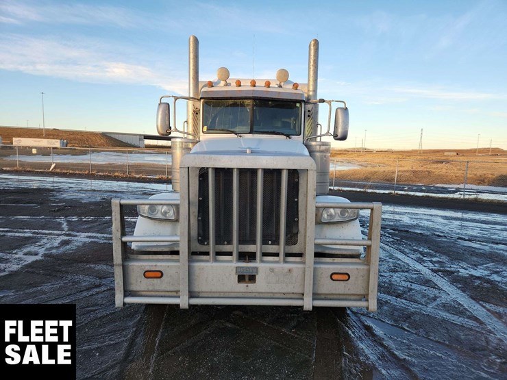 2016-peterbilt-367-image-23