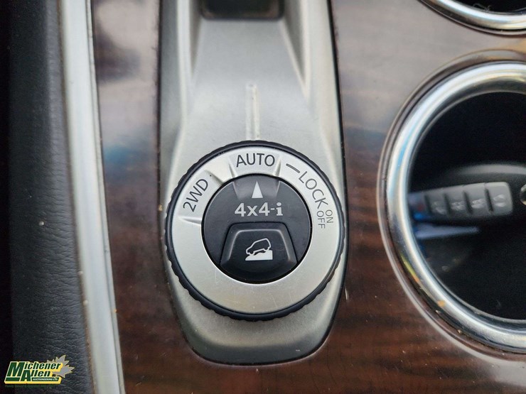 2015-nissan-pathfinder-image-24