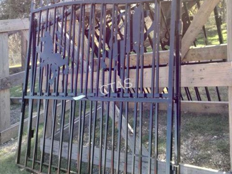 #13-•-bi-parting-iron-gate-w/-lion-motif---4.2m-image-1