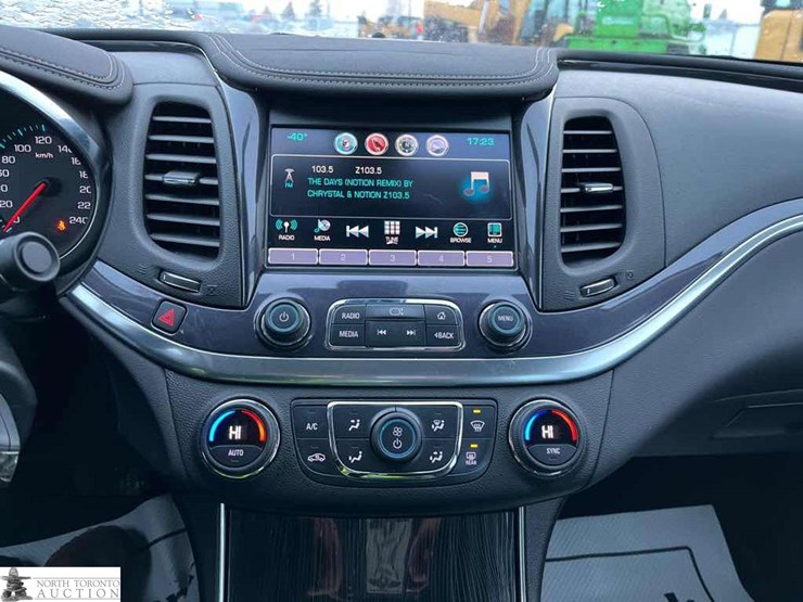 2017-chevrolet-impala-lt-image-16