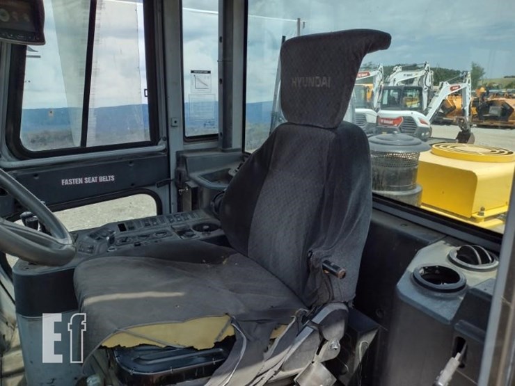 hyundai-110d-7e-image-13