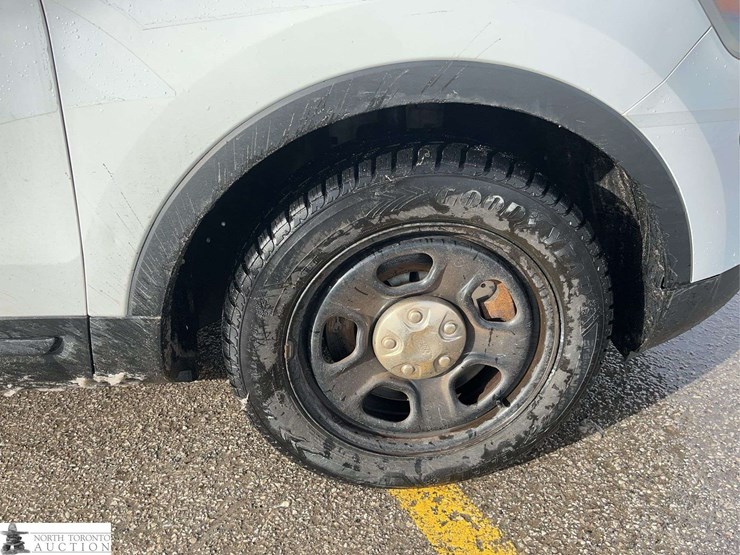 2017-ford-explorer-image-11