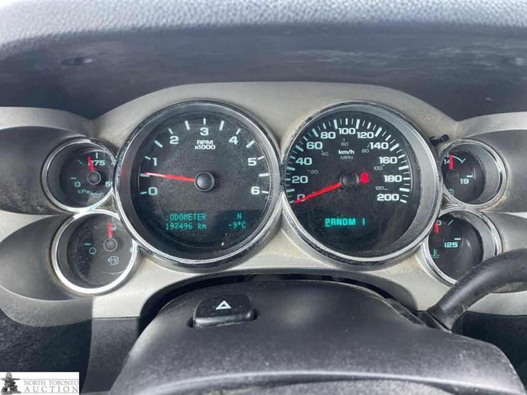 2011-chevrolet-k2500-image-12