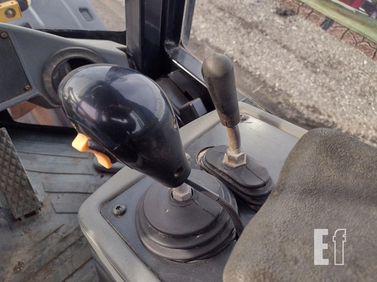 caterpillar-930g-image-10