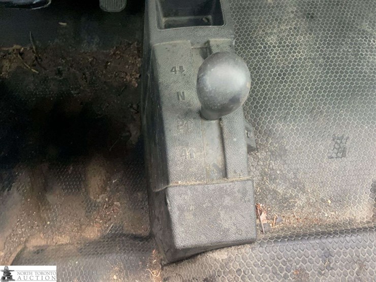 2013-chevrolet-silverado-1500-image-19