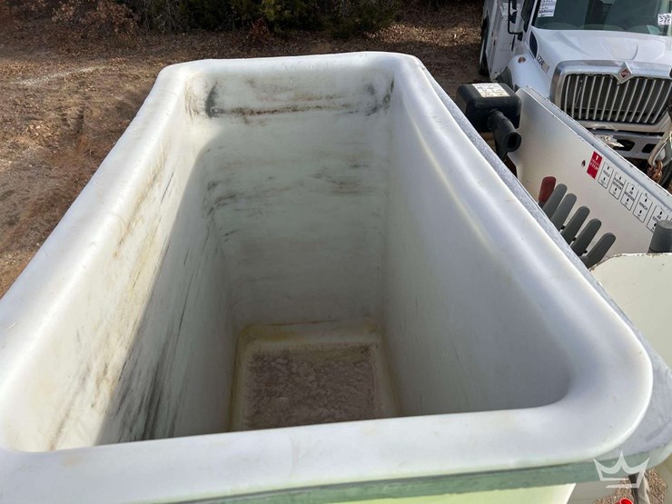 2011-ford-f750-image-35