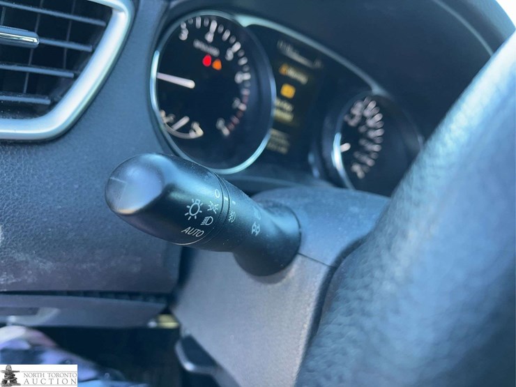 2016-nissan-rogue-image-19