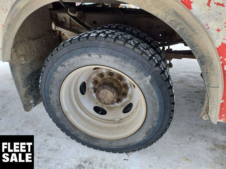 2011-ford-f550-image-12