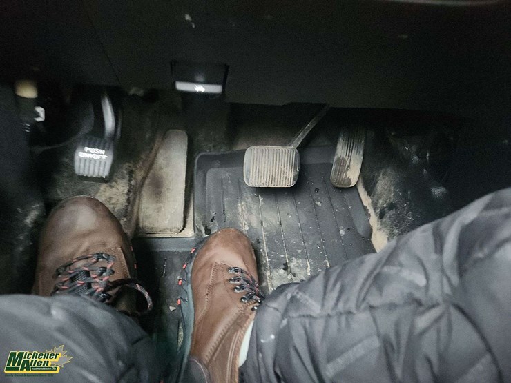 2019-ford-explorer-image-22