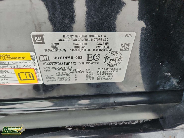 2015-gmc-acadia-image-15