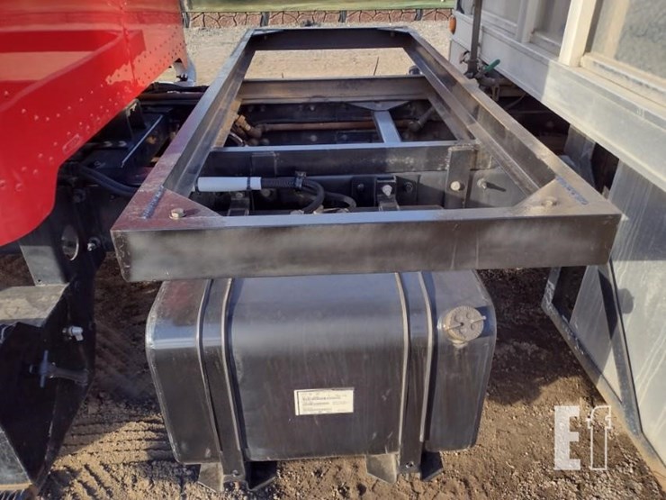 peterbilt-330-image-27