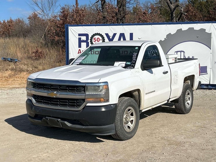 2016-chevrolet-silverado-1500-image-1