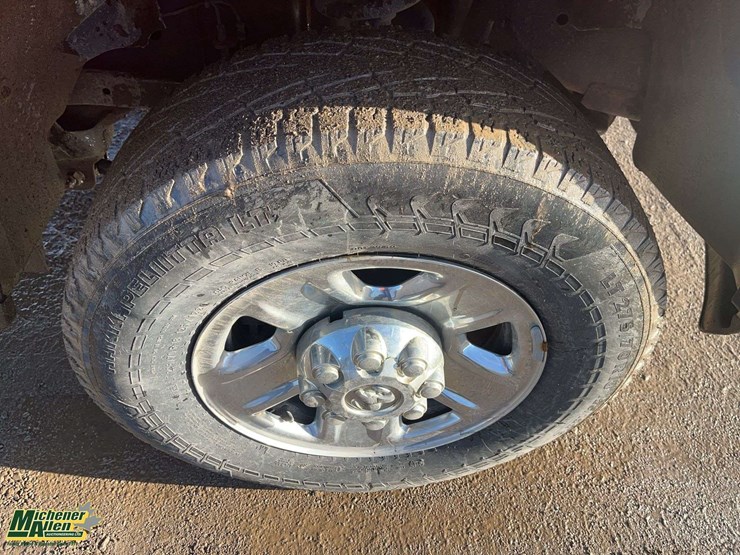 2011-dodge-3500-image-14