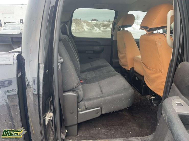 2013-chevrolet-silverado-1500-image-26