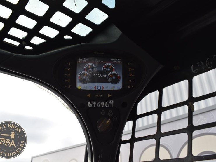 2016-bobcat-t650-image-45