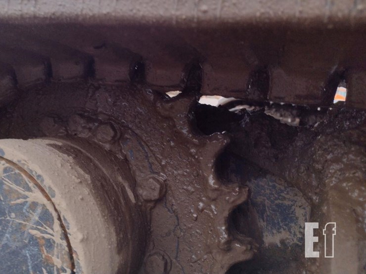 2014-hitachi-zx35u-image-37