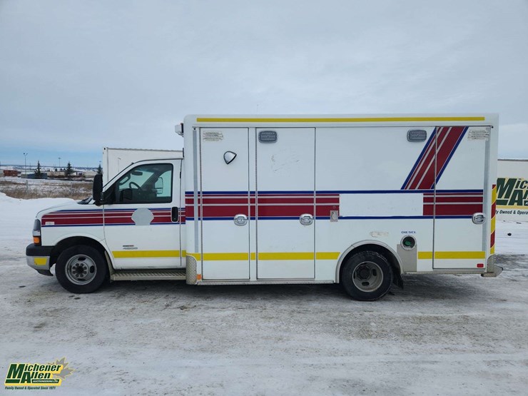 2016-chevrolet-express-s/a-ambulance-image-6