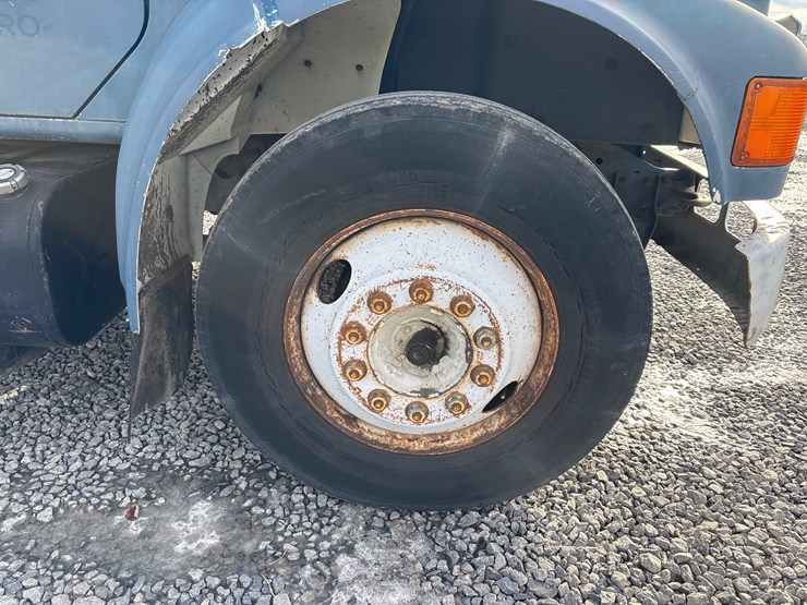 1995-international-4700-image-14