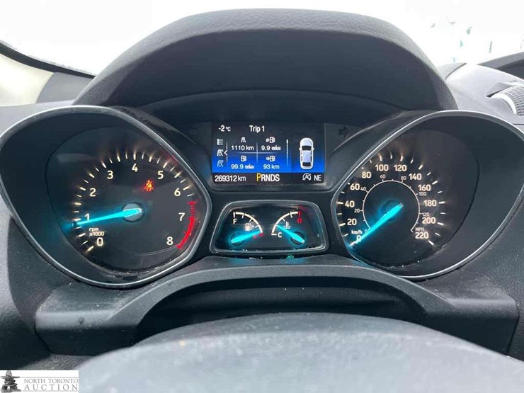 2017-ford-escape-se-image-16