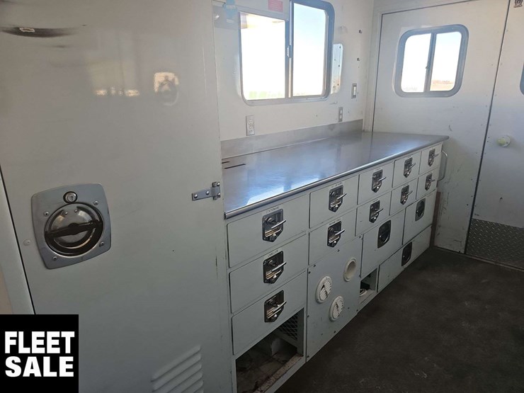 2012-ford-e-series-s/a-service-cube-van-image-29