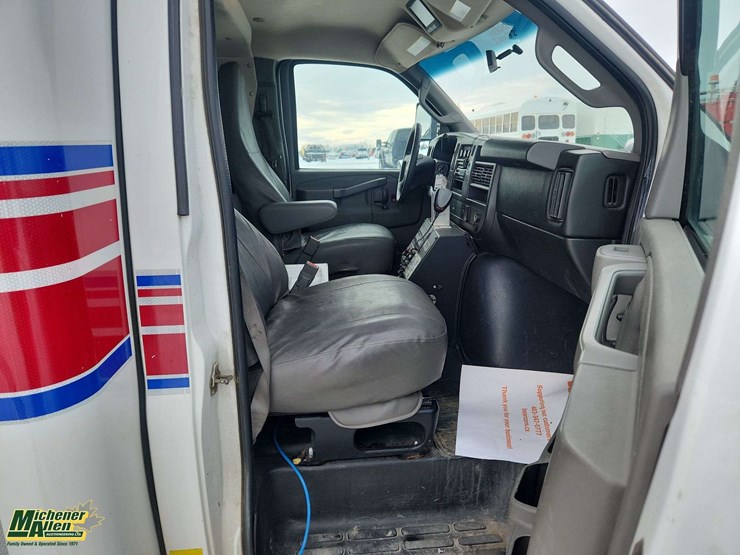 2016-chevrolet-express-s/a-ambulance-image-17