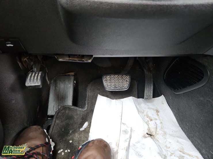 2015-gmc-acadia-image-24