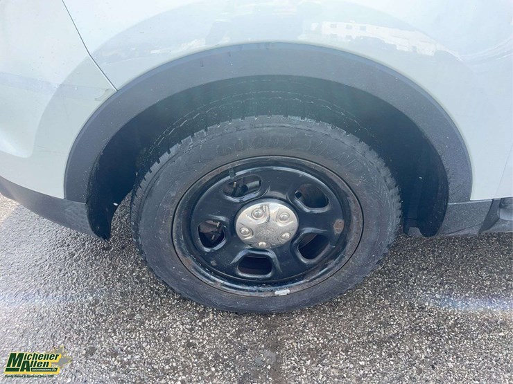 2014-ford-explorer-image-21