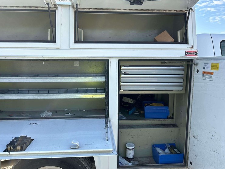 2013-chevrolet-silverado-3500hd-image-25