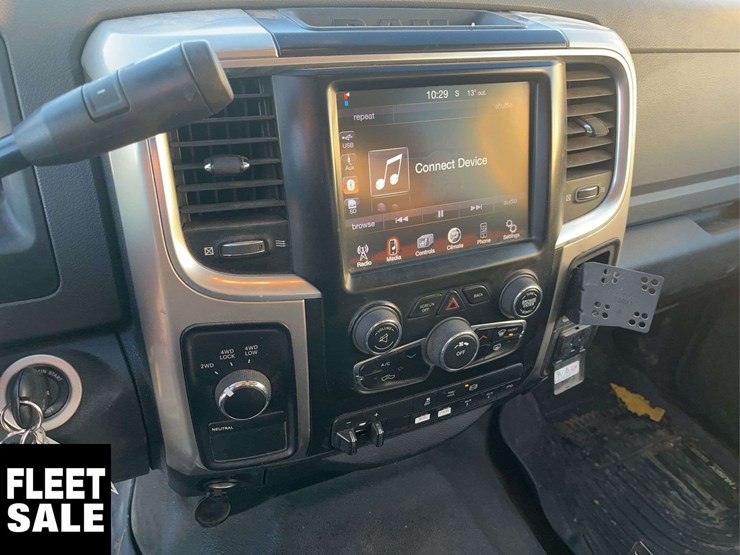 2015-ram-5500-crew-cab-4x4-s/a-deck-truck-image-19