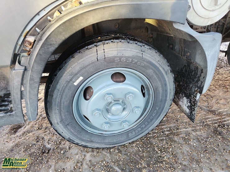 2004-hino-fb1817-image-11