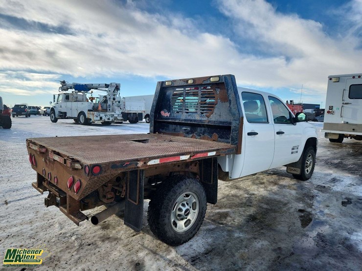 2013-gmc-sierra-2500hd-image-4