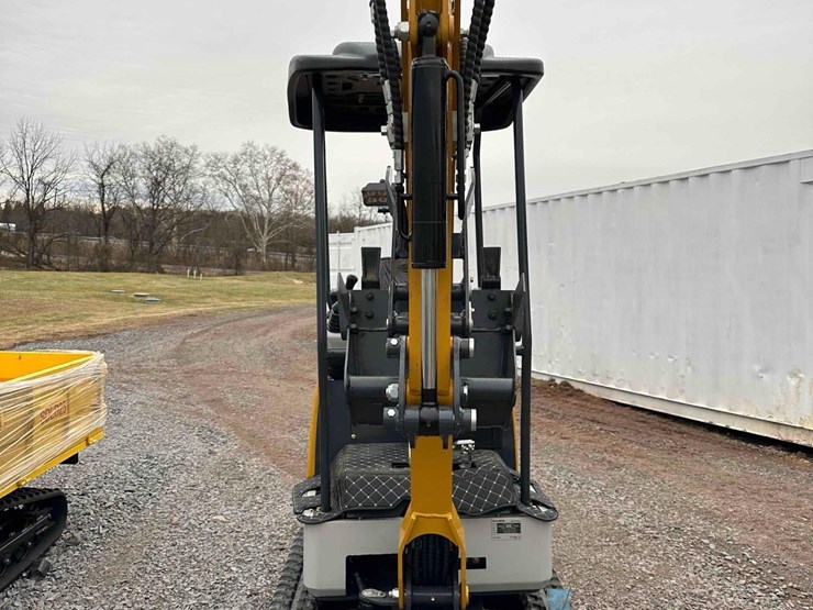 unused-sdle18p-mini-excavator-image-2