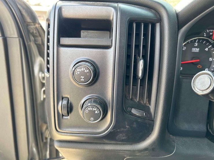 2018-chevrolet-silverado-1500-image-15