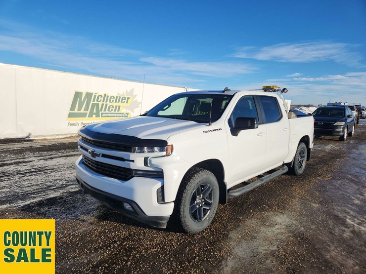 2022-chevrolet-silverado-1500-image-1